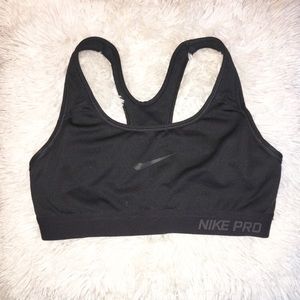 Black nike pro sports bra